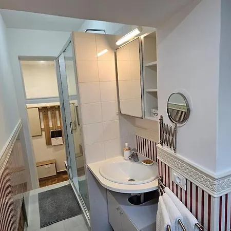 Cozy Modern With Terrace - Pantheon Rom