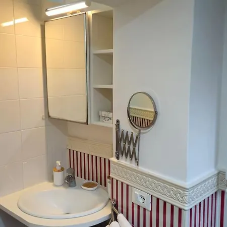 Cozy Modern With Terrace - Pantheon Lägenhet *